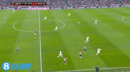 德乙半场：贝尔纳特屡献神扑，汉诺威暂0-0卡尔斯鲁厄