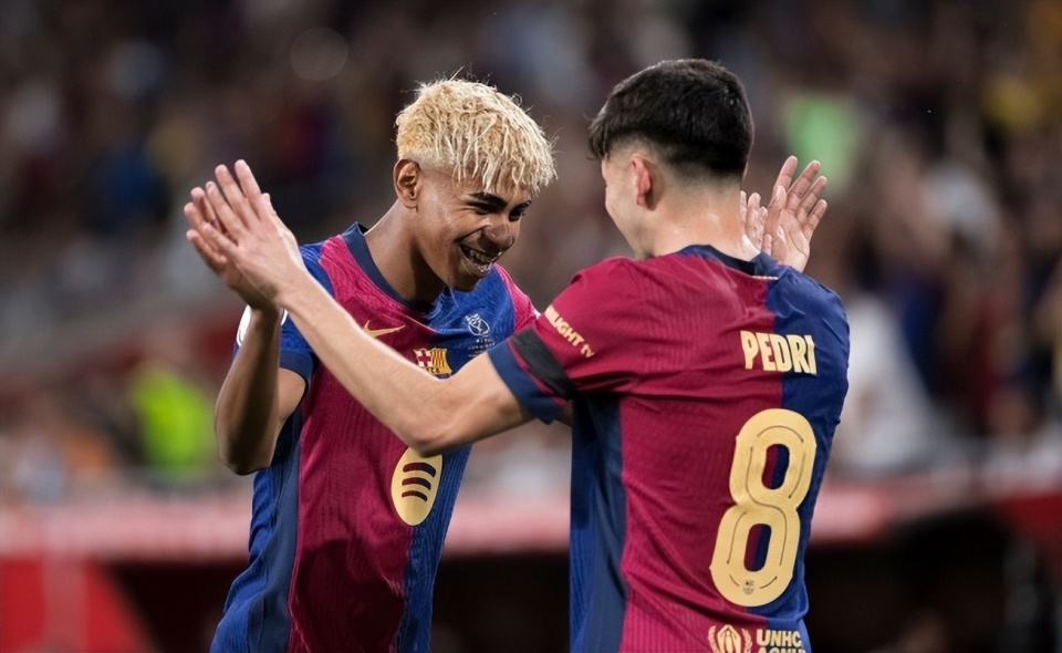 NBA：独行侠击败雄鹿 东契奇全场三双