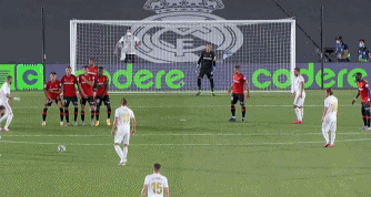 辽宁男篮大胜浙江王哲林状态火热